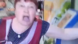 Блять выходи отсюда сука убью нахуй блять! Уходи отсюда! Пошёл вон! Скотина! Смотри что делает!