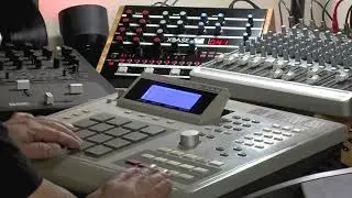 Beat Featuring the MPC 3000 Ensoniq ASR10 Akai AX 80 Jomox XBASE 09 and Oberheim Cyclone!