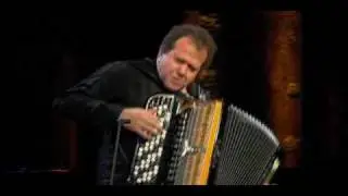 Richard Galliano playing Libertango (Piazzolla Forever)