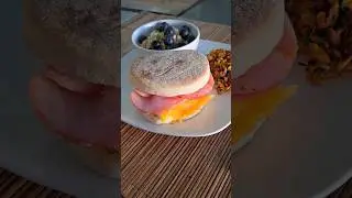 Breakfast sandwich (that toaster brand though 😂) #holife #asmr