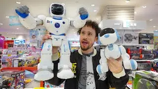 This is what toy stores in CHINA look like | Too much technology! 🤖🇨🇳