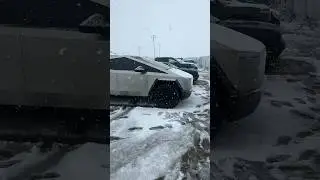 Does a Tesla Cybertruck need snow chains? 👀