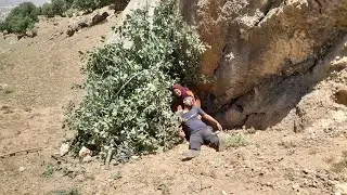 The second womens resistance to survive her sick husband in the mountains, building a shelter