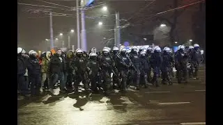 Przejście kibiców Legii Warszawa na stadion Arena Lublin. 01.12.2021