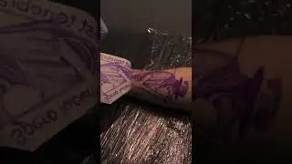 Процесс работы от мастера Никиты 🔥 Переходи в инст 365daystattoo, чтобы увидеть наши работы 💙