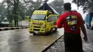 SEKAR TARO & PUTRI REFANI Jamuan Bersama Sebelum Ngeblong Kirim Barang