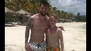 The boy accidentally met Messi on the beach: that's what came out of it...