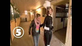 Dominan Rebecca älskar pony play