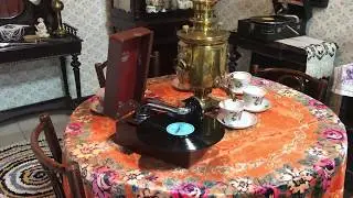 Дорожный патефон. Молотовский патефонный завод. Фокстрот