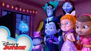 Vee Celebrates the New Year 🌟 | Vampirina | Disney Junior