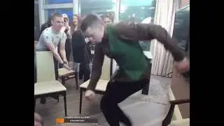 Меллстрой танцует