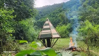 Building complete bamboo shelter, Bushcraft Alone