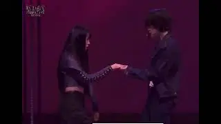 JIMIN HOLDING HER HAND DURING LIKE CRAZY… OH MY GOD ????😭