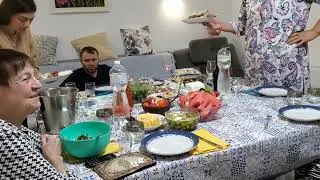 Приехали гости с Киева ! Накрыли на столу ! Вкусный шашлык