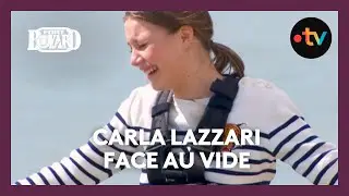 Carla Lazzari fond en larmes sur la passerelle du saut de l'ange