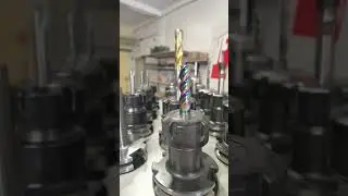 Цанговые патроны для фрез трёхосевого станка с ЧПУ 
