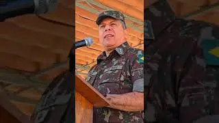 Capitão  LEON, compartilha suas memórias em sua despedida do Exército.