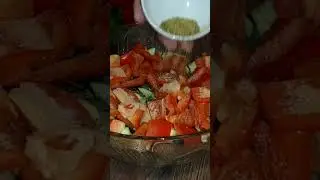 Грузинский салат из запеченных овощей с Фетта. Georgischer Gebackenes Gemüsesalat mit Fetta