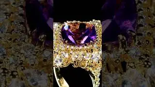 Ювелирные украшения с фиолетовыми камнями