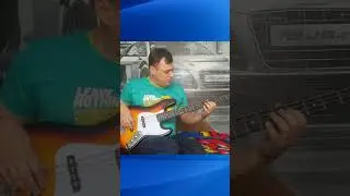 Симпатичный свингованный бас-соло 