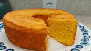 SEM TRIGO | Misture ÁGUA QUENTE no FLOCÃO e deixe seu bolo CREMOSO e FOFINHO | Bolo caseiro de milho