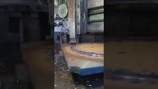 Обработка опорной плиты опоры моста на карусели