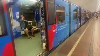 Поезд следует до Парка культуры!! Именной поезд "65 лет Мосинжпроект" на станции Лубянка