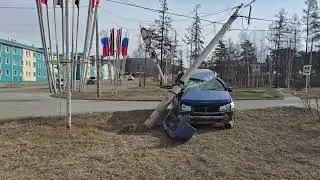 Авария на перекрестке, снесли столб. 2.05.2024