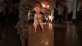 Pasos de tango baile en Milonga Cualquiera