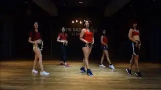 indian girls hot dance!! tu cheej bdi hai mast mast