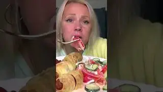 мукбанг сосиска в тесте #mukbang #кабачкижареные #еда #рецепт#вкусно#мукбанг