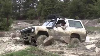 Nissan Patrol 160 off road в болоте