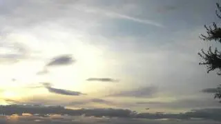 Timelapse de fotos de movimiento de nubes en el Paseo del Norte. La Guardia (Toledo) 31-08-2011