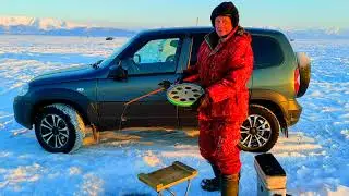 Лов омуля на Байкале с глубины 148 метров Fishing for omul on Lake Baikal from a depth of 148 meters