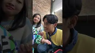 Jangan pelit bayar guru panggil ke rumah. Tapi kalo gurunya kaya gini sih..malah menyimpang ya 😂