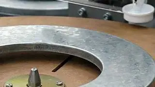 роторное дозирование клея на круглые детали№1.AVI