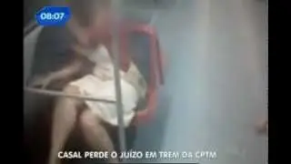 Casal é flagrado fazendo sexo dentro de vagão de trem em SP