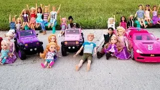 Racing Cars ! Elsa and Anna toddlers at the park – who’s the winner? Barbie is organizer - prizes