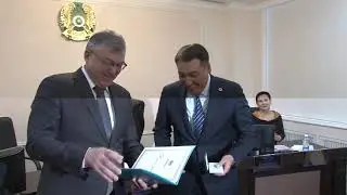 Награждение медалью Министерства энергетики РК