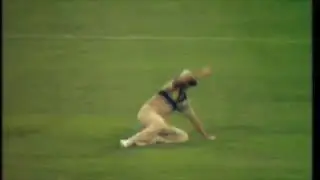 Richard Hadlee vs useless shit Aussie batsman, GREAT CATCH!