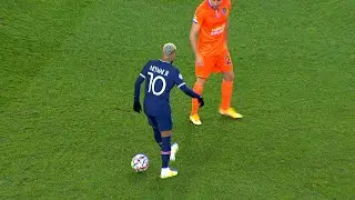 Neymar is the Most ENTERTAINING Player in the World!