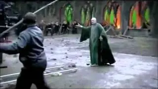 Draco Malfoy saving Harry's ass and throwing him his wand 360p