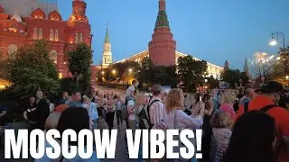 People of Moscow, Live Music, Okhotnyi Ryad Shopping Mall in MOSCOW Center