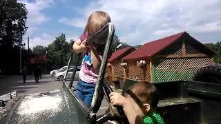 Детки конфетки в Парке Победы на Уралмаше. (Ребятки Котятки)