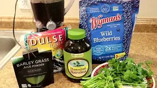 Making a Heavy Metal Detox Smoothie