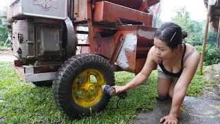 Genius girl helped the farmer repair and restore the corn threshing machine with a punctured tire 🛠🛠