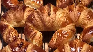 How to make croissants at home.