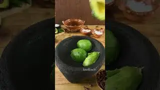 Guacamole con chapulines | kiwilimón recetas