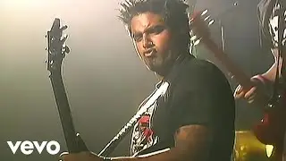 Sum 41 - Nothing On My Back (Official Music Video)