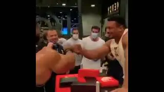 Армрестлинг Ларри Уилс Против Роэлли Винклаар Arm Wrestling  Larry Wheels Vs Roelly Winklaar